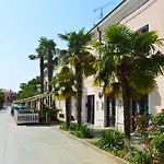 Nyaraló House Senna Poreč